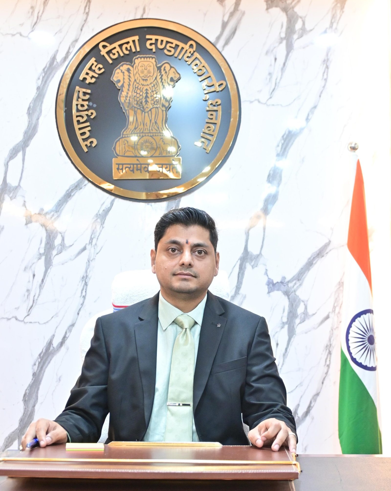 धनबाद के 54 वें DC के रूप में आदित्य रंजन ने किया पदभार ग्रहण…कहा, जिले के अंतिम व्यक्ति तक सरकार की योजनाओं को पहुंचाना प्राथमिकता…