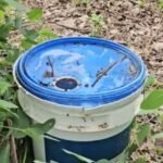 प्लास्टिक के ड्रम मे झाड़ियों मे छुपाकर रखे दस सॉकेट बम बरामद….