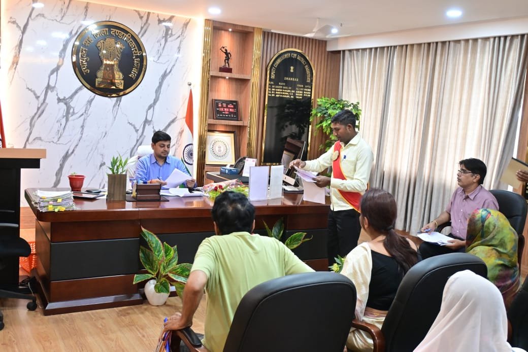 जनता दरबार में उपायुक्त आमजनों की समस्याओं से हुए अवगत…