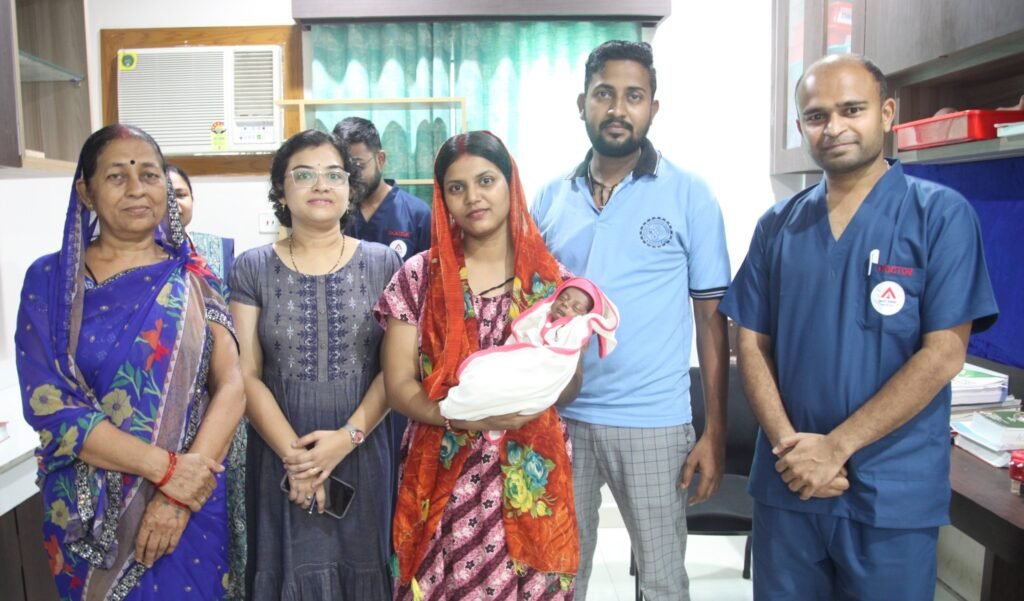असर्फ़ी हॉस्पिटल, धनबाद की एनआईसीयू टीम की असाधारण उपलब्धि: मात्र 800 ग्राम के नवजात ने जीवन की जंग जीती…