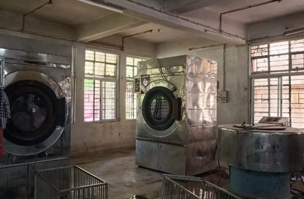 आपन दुखवा का से कहूं : झारखंड के तीसरे सबसे बड़े सरकारी अस्पताल का हाल बेहाल, गंदे बेड पर होता है मरीजों का इलाज…