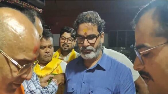 Jharkhand politics : बाबा के दरबार में प्रशांत किशोर, कहा-जनता के आशीर्वाद से बिहार में बदलेगी तस्वीर…