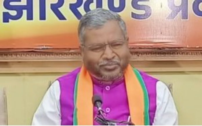 Political News : सरकार जेएससीए चुनाव में प्रशासनिक हस्तक्षेप रोके, अधिकारी खुलेआम कर रहे प्रचार : बाबूलाल मरांडी..