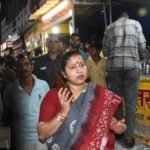 धनबाद बिग बाजार पार्किंग स्थल पर पहुंची झरिया विधायक रागिनी, कहा-वारंटी को पार्किंग स्थल का ठेका देना गलत, रद्द करे निगम…