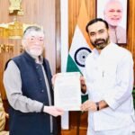 बोकारो एयरपोर्ट के परिचालन को लेकर राज्यपाल से मिले कुमार अमित…