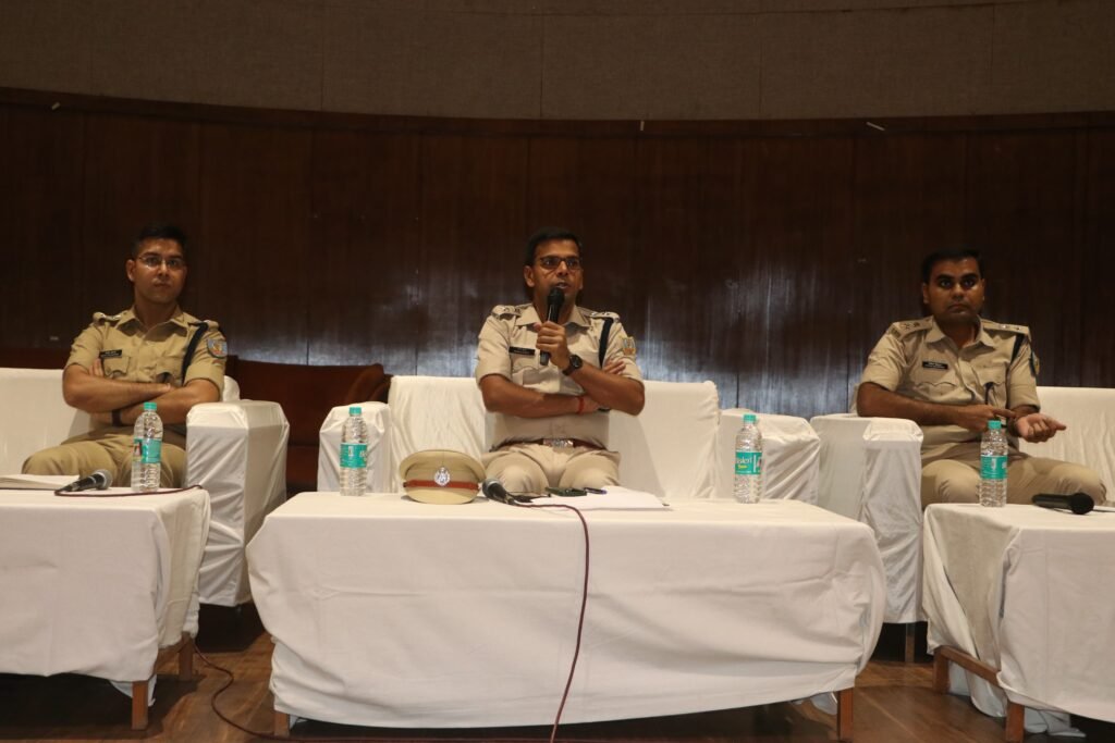 SSP की बैठक में पुलिस पदाधिकारियों को दिए गए कई निर्देश…काम मे लापरवाही करने वालों के खिलाफ होगी सख्त कार्रवाई, बेहतर करने वालों को मिलेगा इनाम…