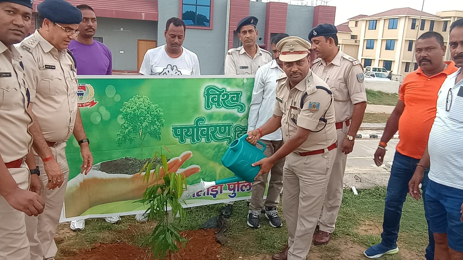 पुलिस विभाग ने मनाया विश्व पर्यावरण दिवस, जामताड़ा पुलिस लाइन परिसर में किया वृक्षारोपण…