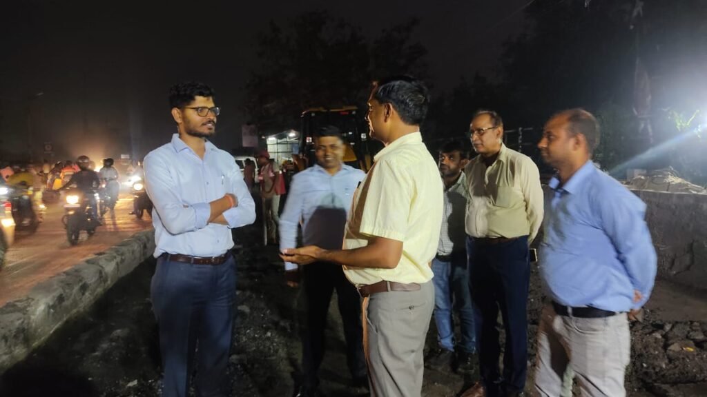 एडीएम ने किया बैंक मोड़ फ्लाईओवर का औचक निरीक्षण…