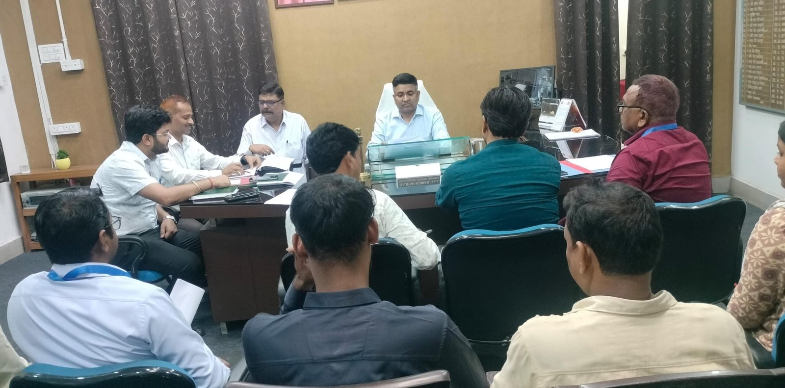 अनुमंडल पदाधिकारी ने की धनबाद विस के सभी सहायक निर्वाचक निबंधन पदाधिकारियों के साथ बैठक…