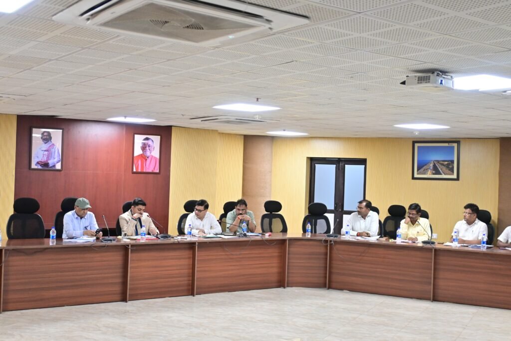 उपायुक्त ने की विभिन्न जलापूर्ति योजनाओं की समीक्षा…