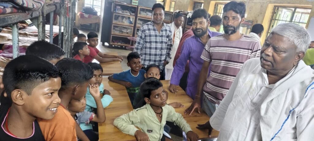 हिंदू मिशन हीरापुर पहुंचे मथुरा महतो…