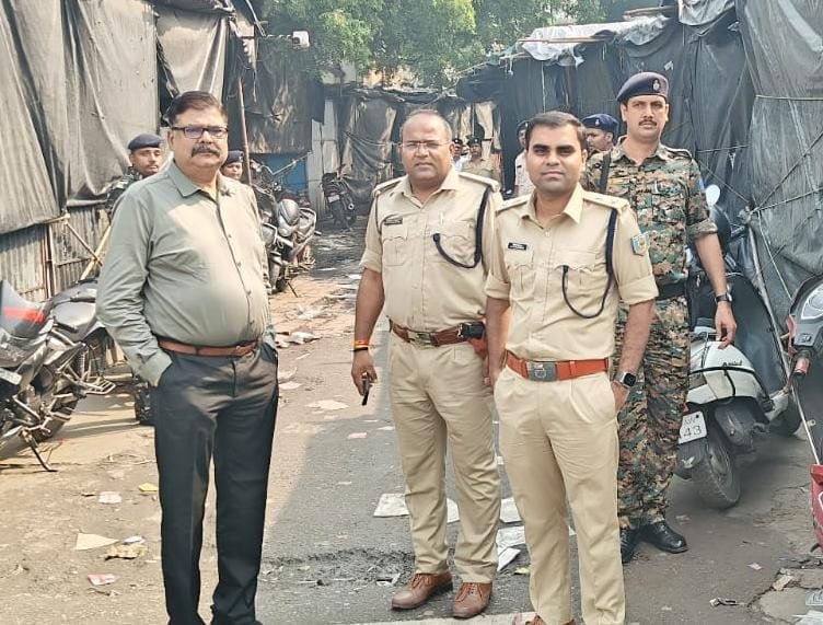 डीएसपी प्रशिक्षु प्रदीप मिंज के नेतृत्व में पुलिस ने चलाया विशेष वाहन चेकिंग…दो दर्जन वाहनों के शीशे से काले फिल्म उतारे गए…