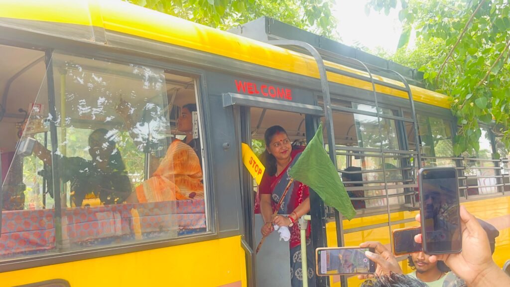 बेलगड़िया टाउनशिप से झरिया और धनबाद के लिए सीधी बस सेवा की निशुल्क हुई शुरुआत, हरी झंडी दिखाकर किया शुभारंभ…