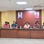 बिना बायोमैट्रिक अटेंडेंस शिक्षकों का वेतन जारी नहीं करने का निर्देश…