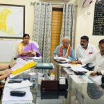 झरिया के मूलभूत समस्याओं को लेकर MLA रागिनी सिंह एवं प्रतिनिधि मंडल ने नगर आयुक्त से मिलकर समस्याओं से कराया अवगत,कई मामले पर मिला त्वरित कार्यवाई का आश्वासन…