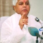 लालू यादव ने जन्मदिन पर तलवार से काटा केक! राबड़ी आवास में बैंड-बाजे की धुन पर खूब हुआ डांस…