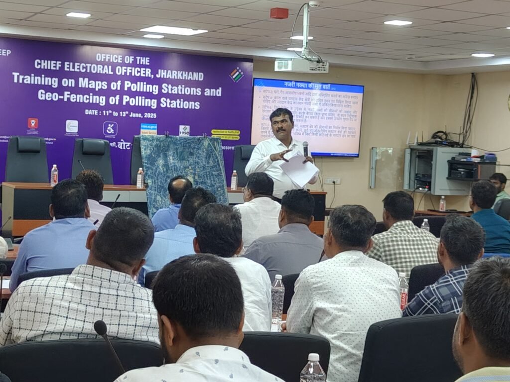राज्य के सभी मतदान केंद्र एवं उनके क्षेत्र को जियो फेंसिंग कराने की तैयारी में जुटा मुख्य निर्वाचन पदाधिकारी का कार्यालय…