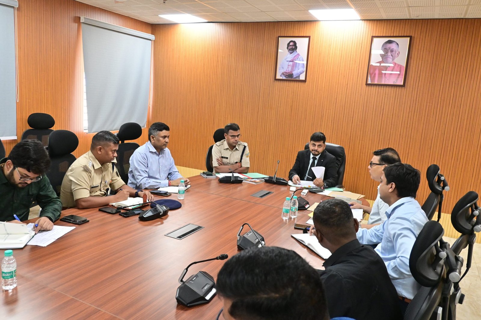 तालाबों एवं सरकारी जमीन की सूची एक सप्ताह में समर्पित करने का निर्देश…