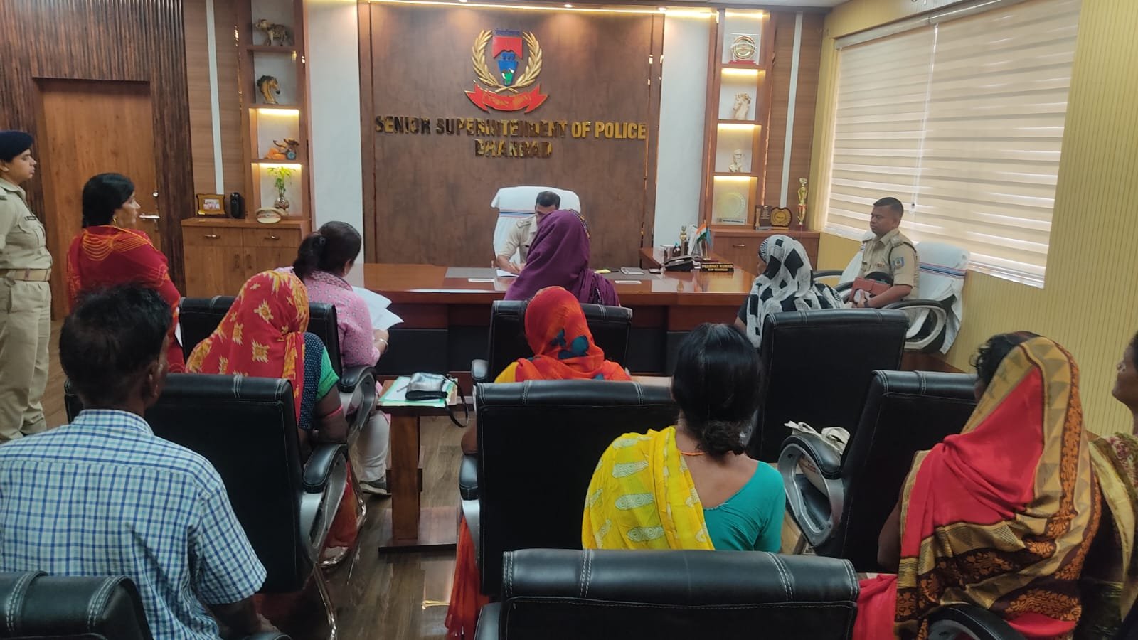 SSP के जनता दरबार में 25 फरियादियों ने लगाई गुहार…पुलिस कप्तान ने कुछ मामले में ऑन द स्पॉट निबटारा किया तो कुछ मामले में थाना प्रभारियों को शीघ्र कार्रवाई का दिया निर्देश…