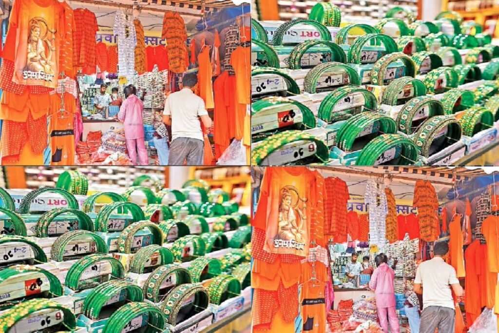 Sawan 2025: बाबा की भक्ति में केसरिया हुआ कपड़ों का बाजार, श्रृंगार में दिख रही हरे रंग की धूम….