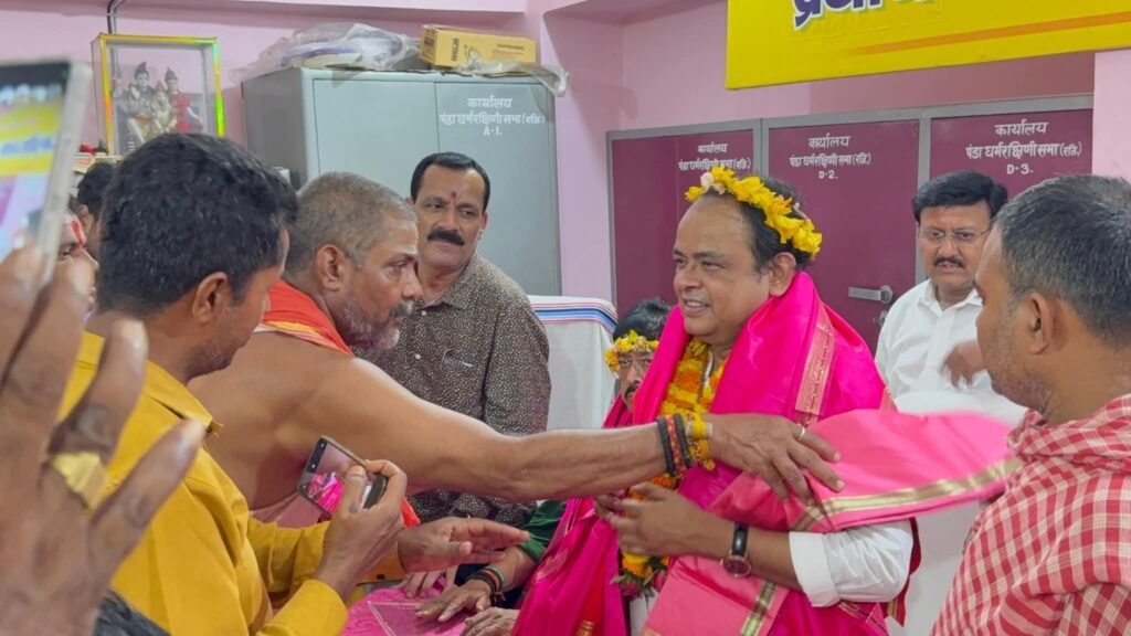 “जो मुझे बाबा से दूर करना चाहते थे, आज वही देख रहे हैं बाबा का बुलावा!” — देवघर पहुंचे स्वास्थ्य मंत्री इरफान अंसारी का भावुक बयान…