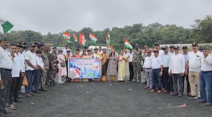 धनबाद : कारगिल विजय दिवस पर जवानों ने निकाली तिरंगा यात्रा…