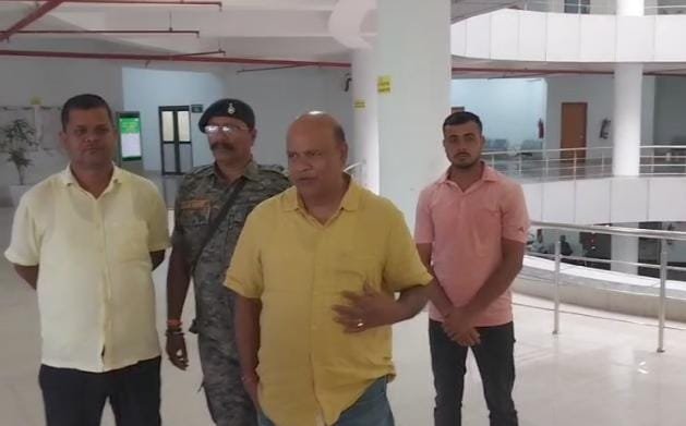 निरसा विधायक अरूप चटर्जी ने डीसी को सौंपा ज्ञापन,होमगार्ड जवानों की बहाली पुनः शुरू करने की मांग…