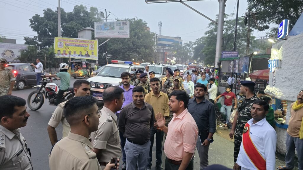 उपायुक्त ने किया स्टील गेट चौराहा का निरीक्षण…