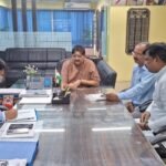 बीसीसीएल सीएमडी समीरन दत्ता से विधायक सह विधानसभा सचेतक राज सिन्हा ने की मुलाकात — क्षेत्र की समस्याओं के समाधान पर हुई विस्तार से चर्चा..