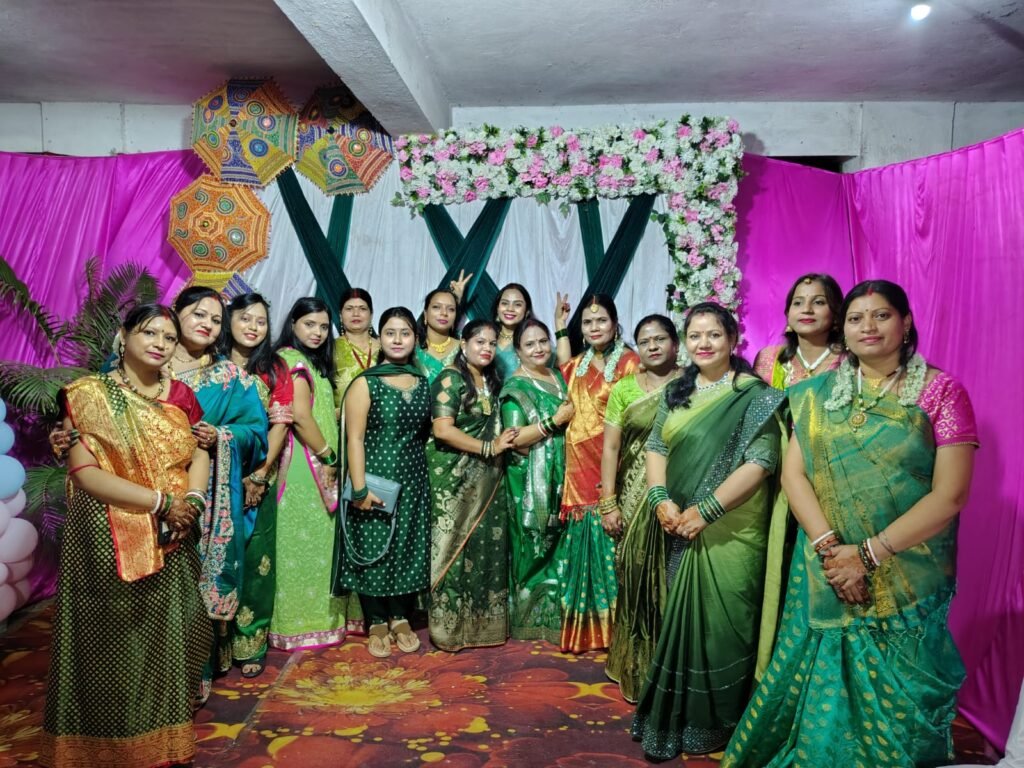 हरे कृष्णा अपार्टमेंट के महिलाओं ने मनाया सावन महोत्सव…