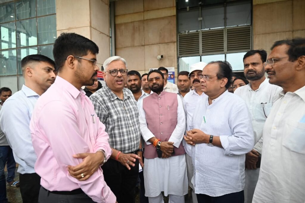 HEALTH MINISTER इरफ़ान अंसारी और देवघर DC ने घायलों से की मुलाकात, मृतकों को मिलेगा जल्द मिलेगा मुआवजा…