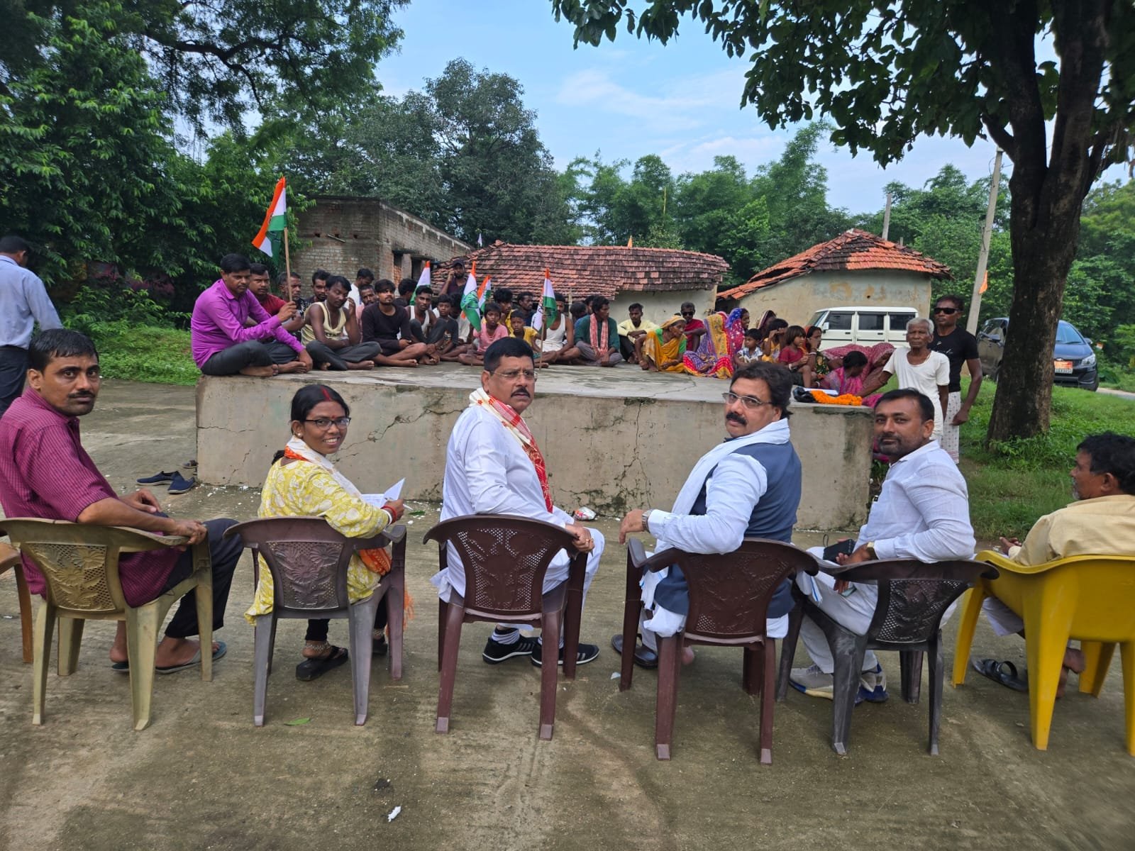 धनबाद कांग्रेस जिलाध्यक्ष संतोष सिंह संगठन सृजन के तहत रांगामाटी पंचायत के डांगासाल पहुंचें…