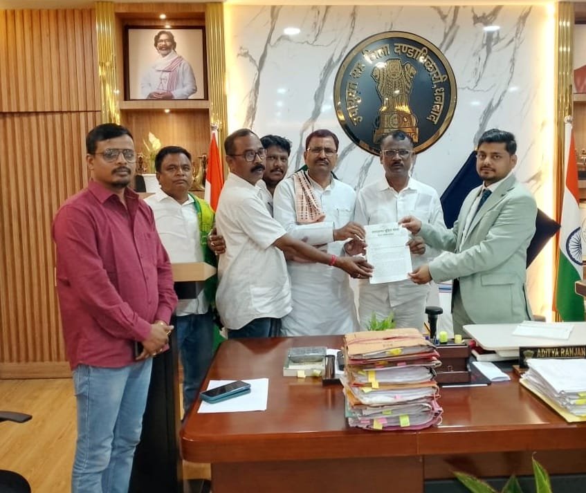 JMM प्रतिनिधिमंडल डीसी से मिला, आसनबनी रैयत मामला में मांगा न्याय…