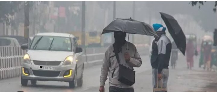 संकट. सड़कों पर जगह-जगह हुआ जलजमाव, कई कॉलोनी के घरों में घुसा पानी, लोग रहे परेशान…