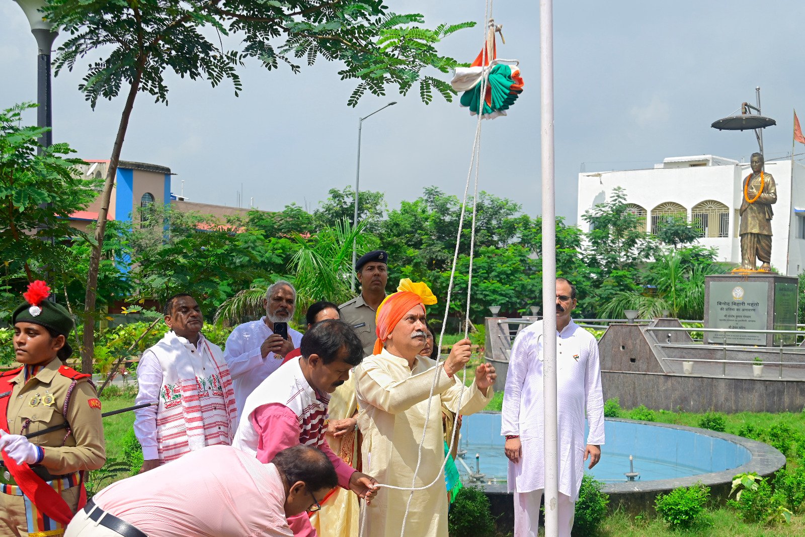 विनोद बिहारी महतो कोयलांचल विश्वविद्यालय में मनाया गया 79वां स्वतंत्रता दिवस…