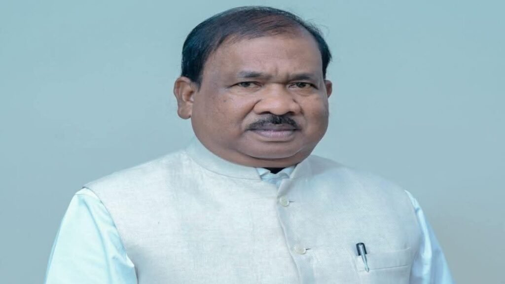 शिक्षा मंत्री रामदास सोरेन बाथरूम में गिरे, ब्रेन में ब्लड क्लॉट..एयरलिफ्ट कर दिल्ली ले जाया गया…