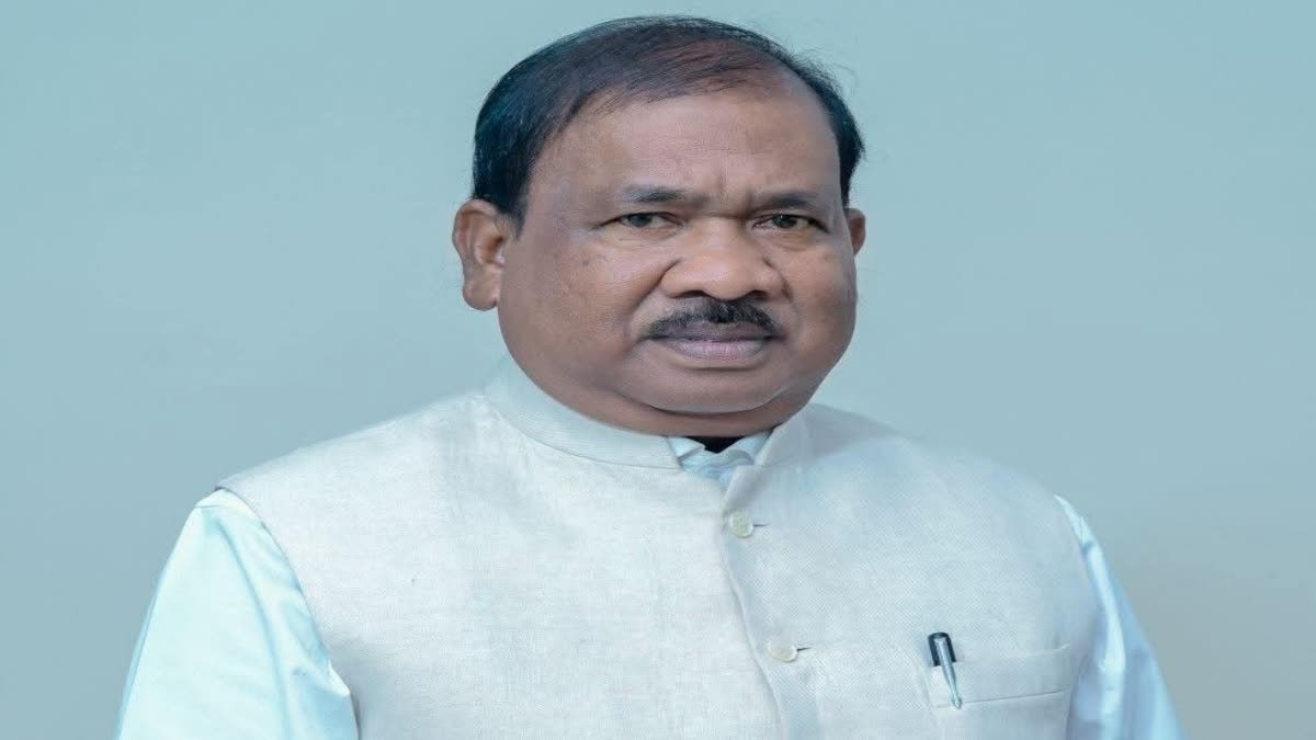 शिक्षा मंत्री रामदास सोरेन बाथरूम में गिरे, ब्रेन में ब्लड क्लॉट..एयरलिफ्ट कर दिल्ली ले जाया गया…