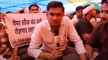 लल्लनटॉप की टीम को दिल्ली पुलिस ने हिरासत में लिया, SSC प्रोटेस्ट कवर करने के दौरान कैमरा, माइक, फोन भी छीने…