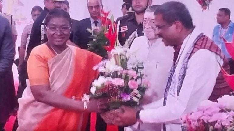 धनबाद पहुंची राष्ट्रपति द्रौपदी मुर्मू, IIT-ISM के दीक्षांत समारोह में छात्रों को करेंगी सम्मानित…