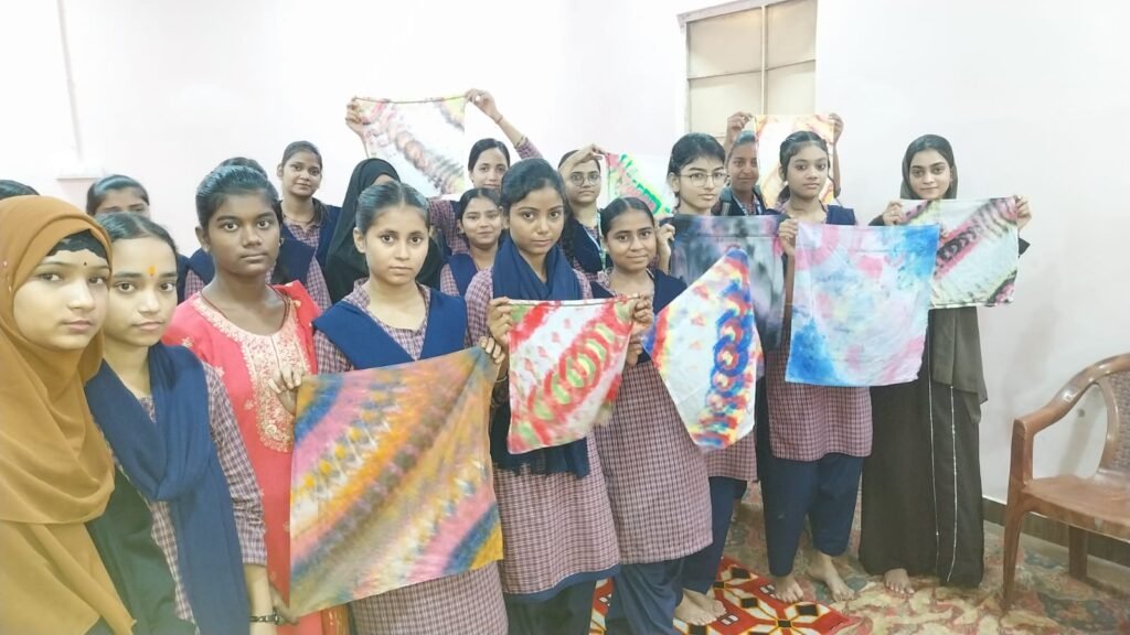 “कौशल विकास से आत्मविश्वास बढ़ रहा है”: विवेक लिल्हा..मारवाड़ी युवा मंच द्वारा महिला इंटर कॉलेज मे कौशल विकास कार्यशाला का दूसरा दिन सम्पन्न…