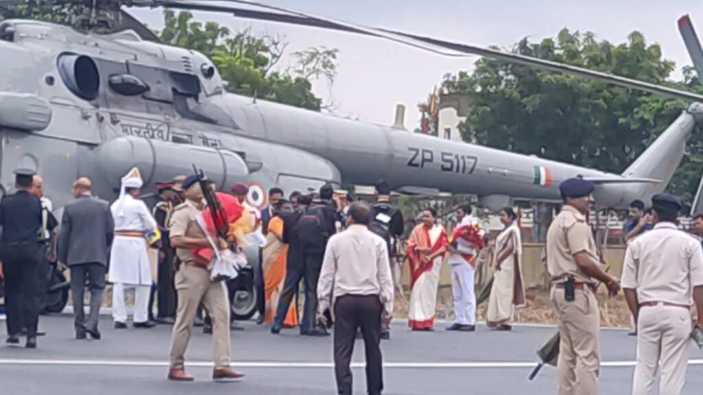 राष्ट्रपति द्रौपदी मुर्मू का धनबाद आगमन, आईआईटी आईएसएम के 45वें दीक्षांत समारोह में की शिरकत…