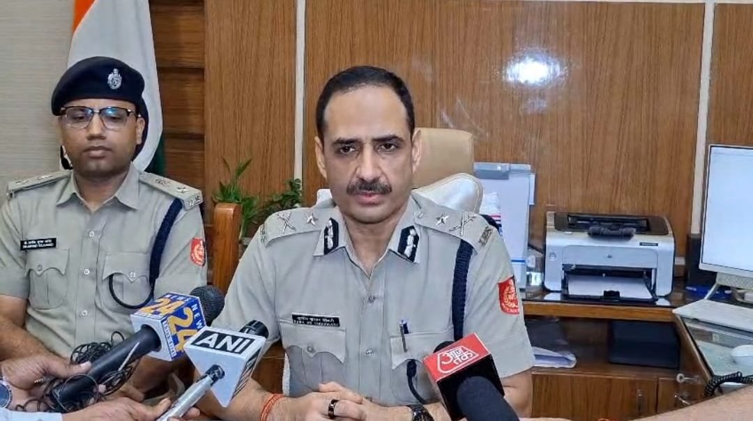 मुस्लिम समुदाय के बुजुर्ग के गले मे रस्सी बांध कर उठक बैठक करवाना बीजेपी नेता को पड़ा महँगा…02 गिरफ़्तार