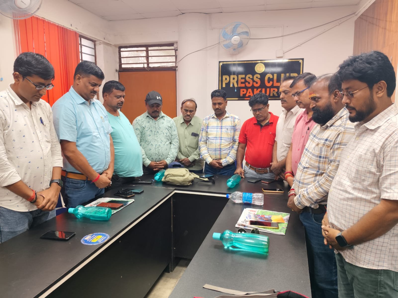 वरिष्ठ पत्रकार हरि नारायण सिंह तथा ढिशोम गुरु शिबू सोरेन के निधन को लेकर प्रेस क्लब में शोक सभा का आयोजन…