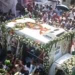 गुरुजी की जीवनयात्रा : मिट्टी से उठे, इतिहास बन गये…