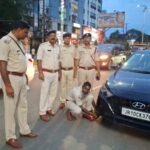 सडक किनारे नो पार्किंग में गाड़ी खड़ी करना पड़ेगा महंगा..धनबाद ट्रैफिक पुलिस की कार्रवाई शुरू…