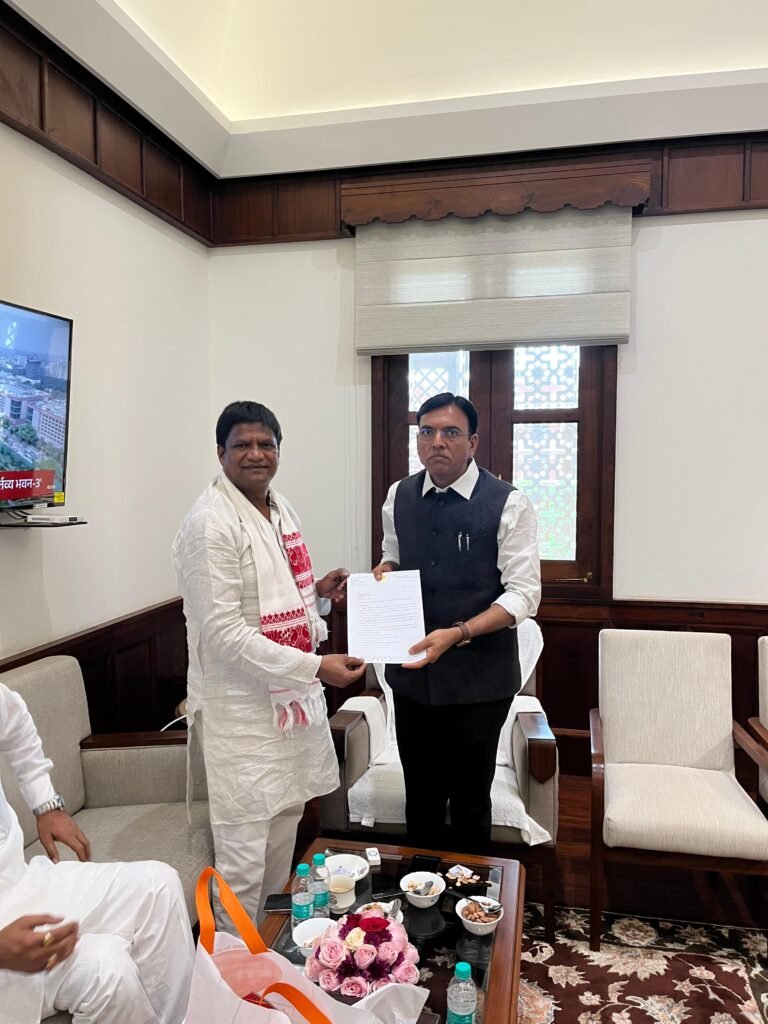 धनबाद में बहुउद्देशीय अत्याधुनिक स्पोर्ट्स स्टेडियम की स्थापना हेतु सांसद ढुलू महतो ने केंद्रीय खेल मंत्री मनसुख मांडवीय से की मुलाकात, सौंपा प्रस्ताव…