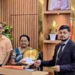 उपायुक्त ने सेवानिवृत शिक्षिका को प्रदान किया सेवानिवृत्ति लाभांश…