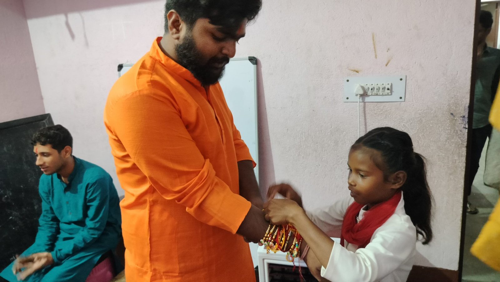 कर्तव्य ने मनाया रक्षाबंधन: खुशियों के पल बच्चों के संग…