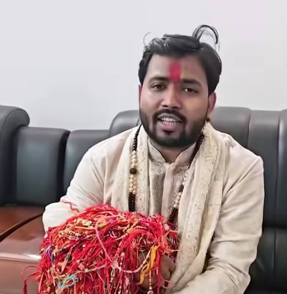 खान सर को बांधी गईं लगभग 15,000 राखियां…