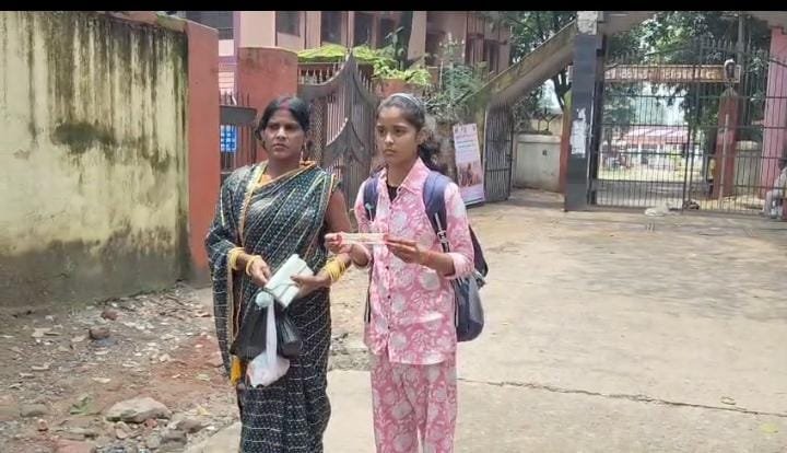 जेल में भाईयों को राखी बांधने पहुंची बहनें…